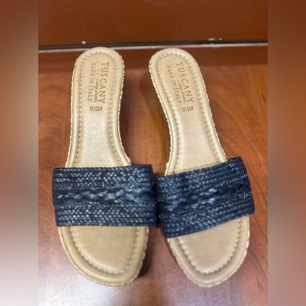 TUSCANY ITALY
Black Woven Sandals for Women